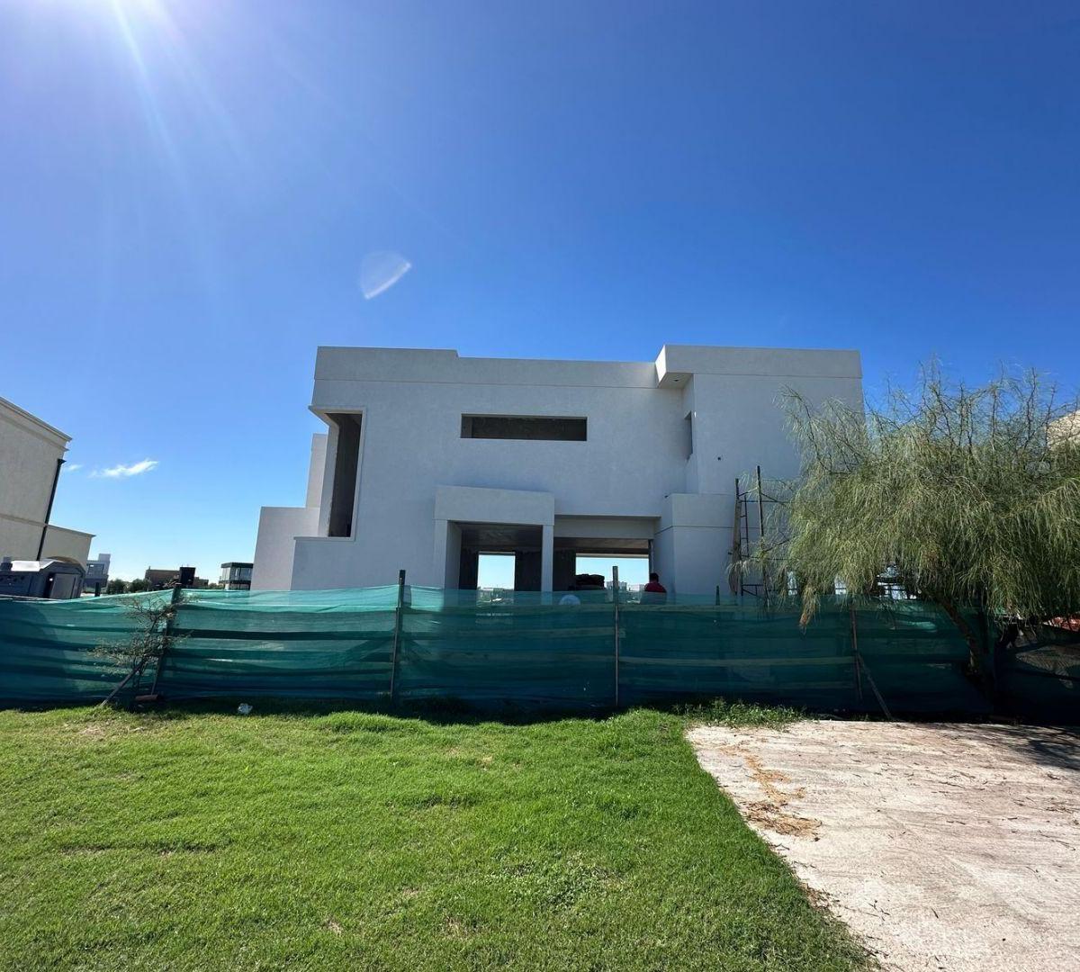 Casa 3 Dorm.. | Av Diego Armando Maradona 7810 5