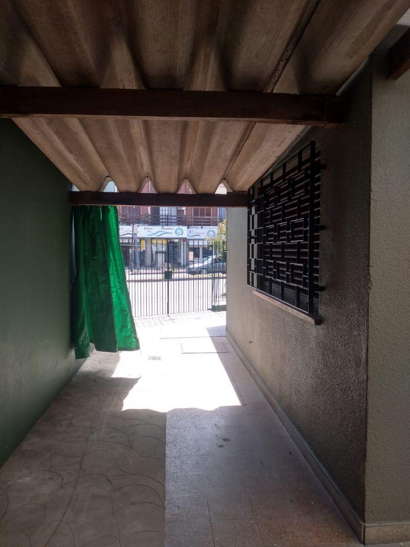Casa 2 Dorm.. | Calle Av Mitre 909 2