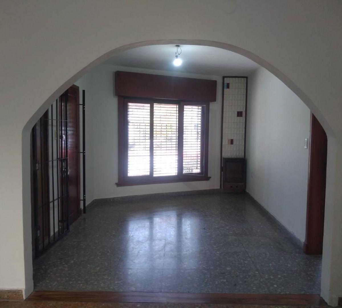 Casa 2 Dorm.. | Calle Av Mitre 909 3