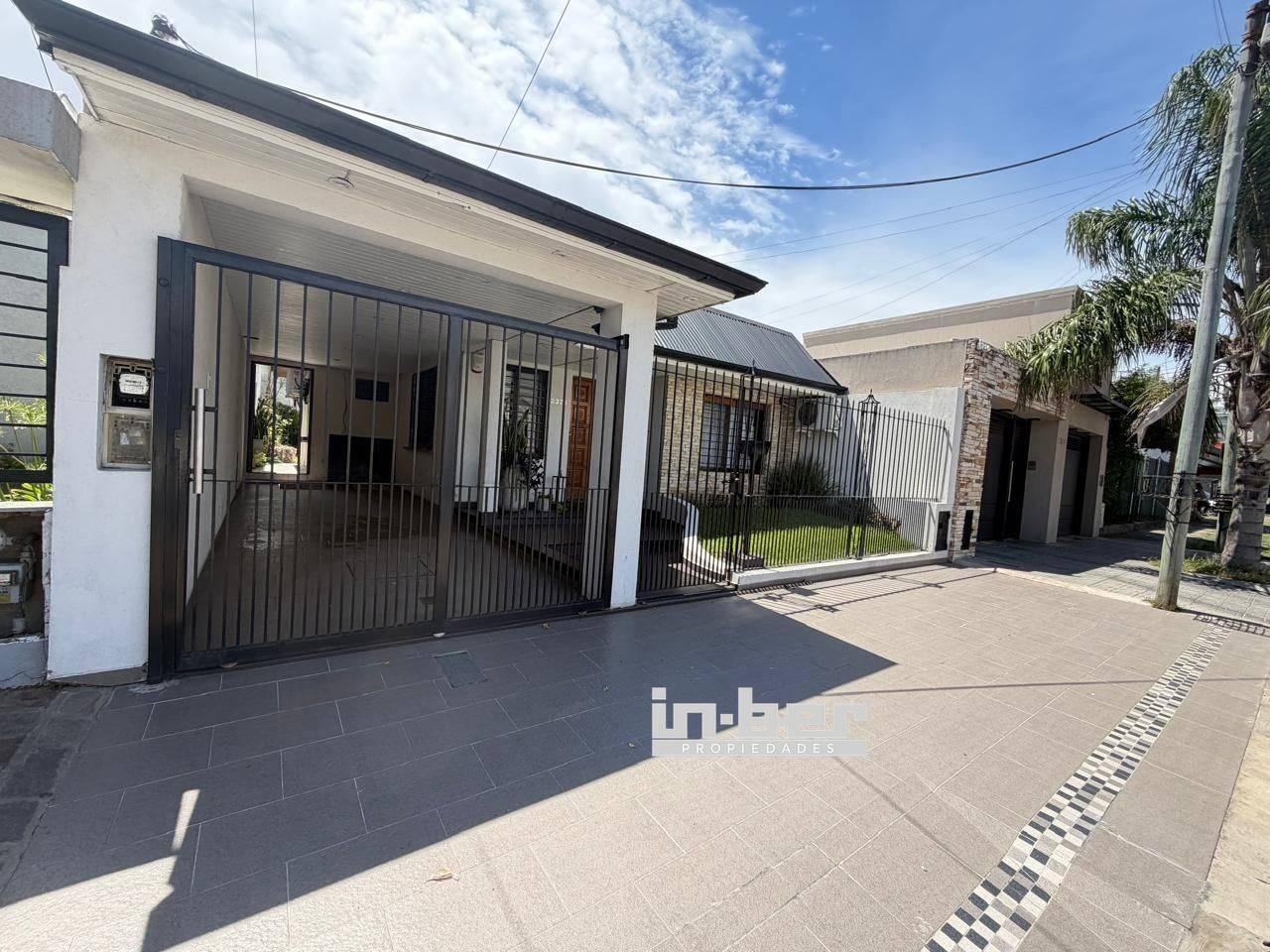 Casa 2 dormitorios. | Calle 140 2378