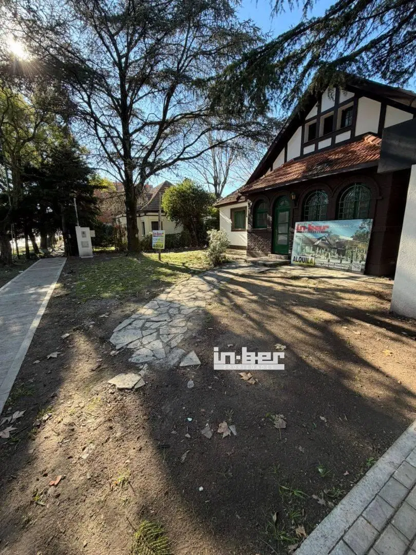 Local . | Av. Sabín 2224 5
