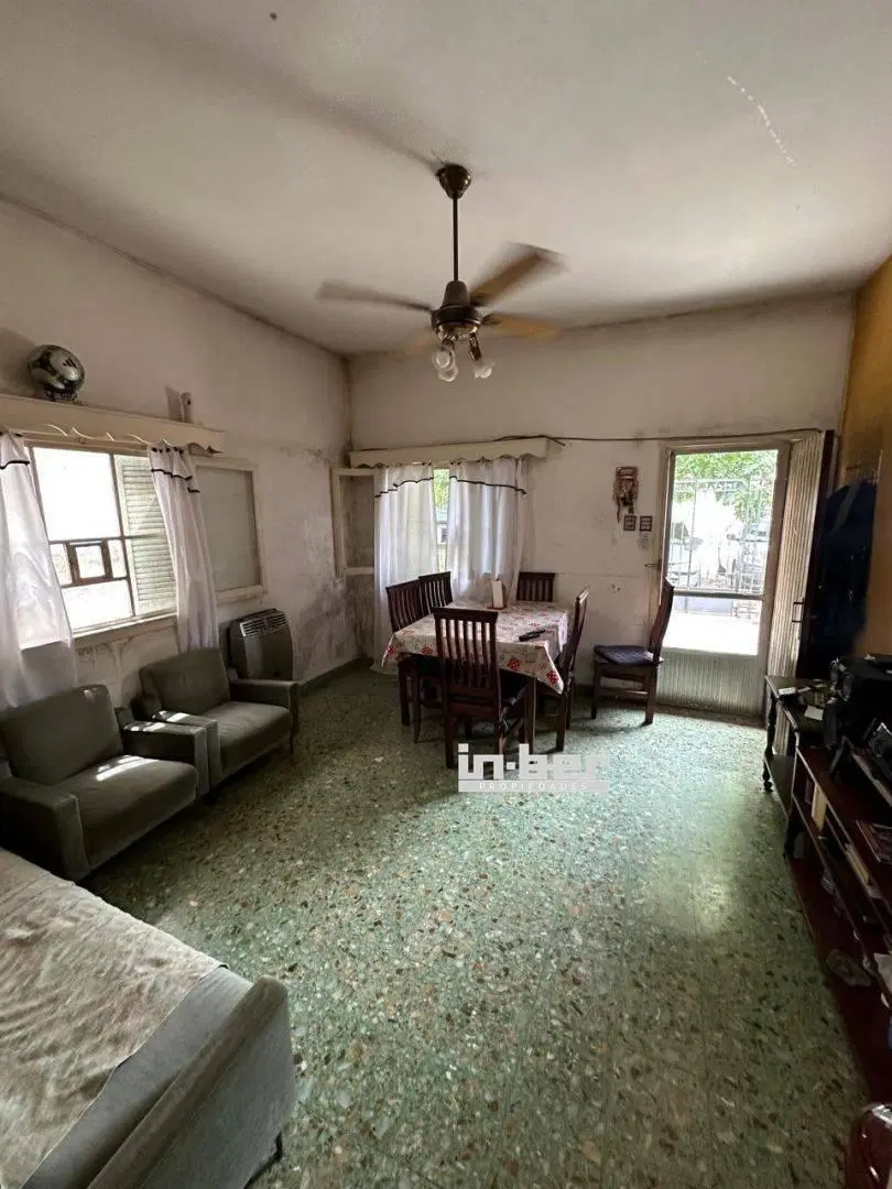 Casa 2 dormitorios. | Calle 214 1364 4