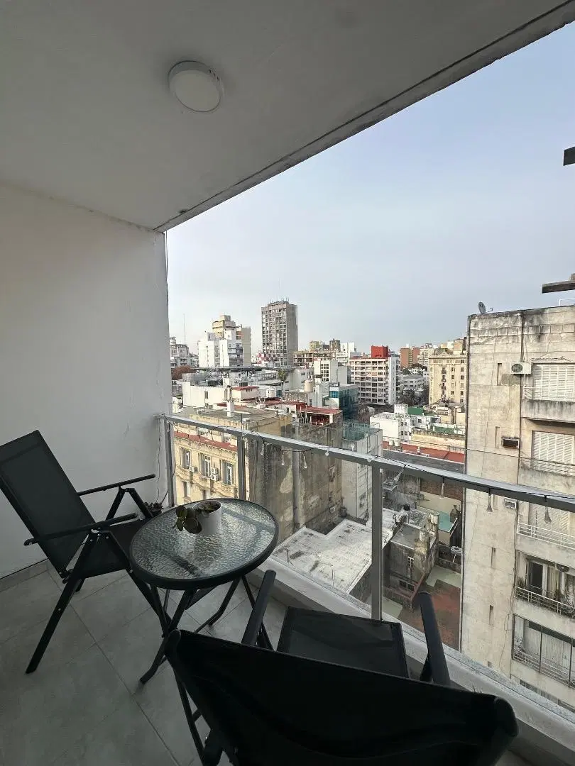 VENTA MONOAMBIENTE CON COCHERA A UNA CUADRA DE OROÑO 5