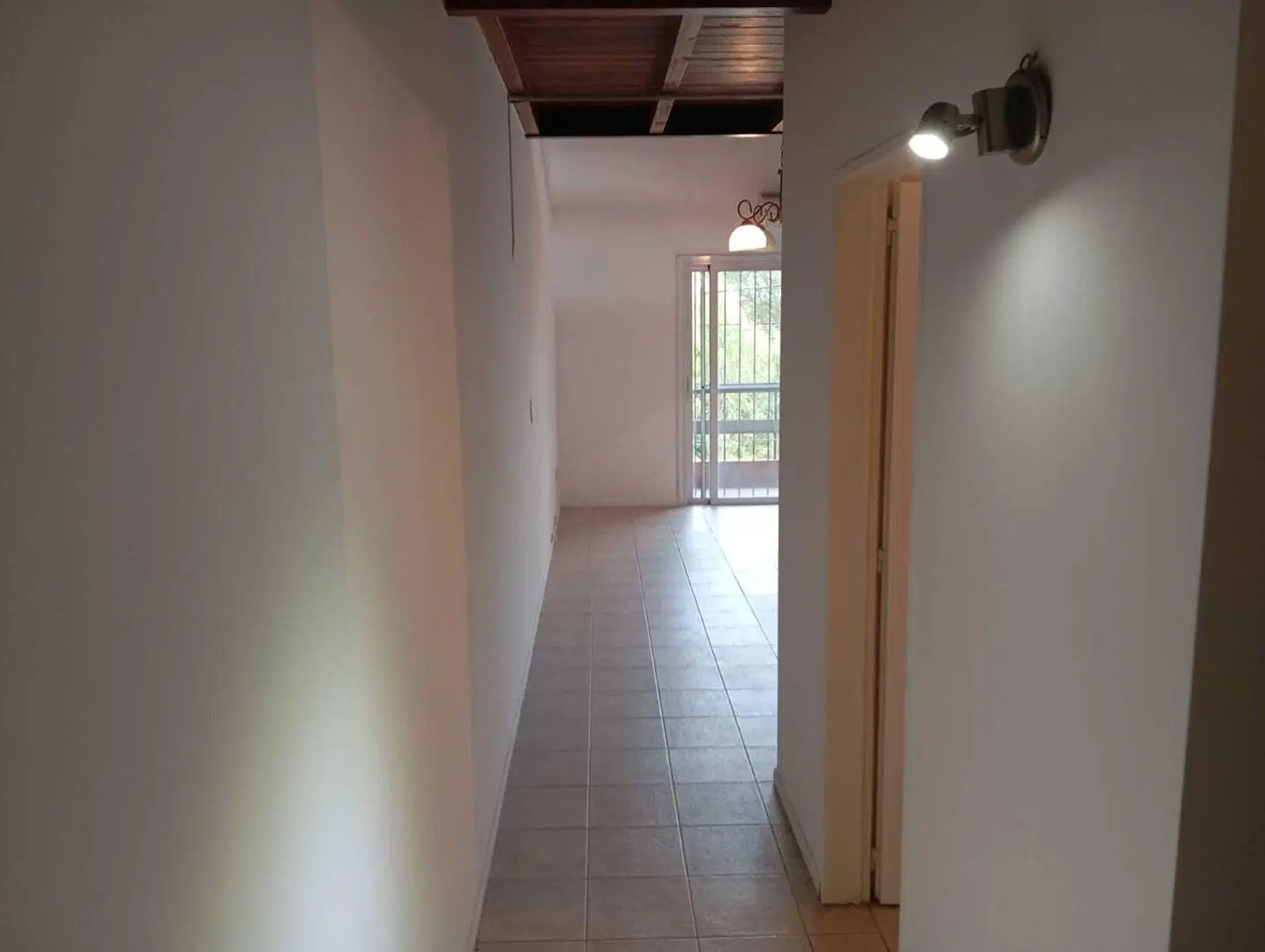 Excelente departamento en Complejo Las Recovas con cochera 8