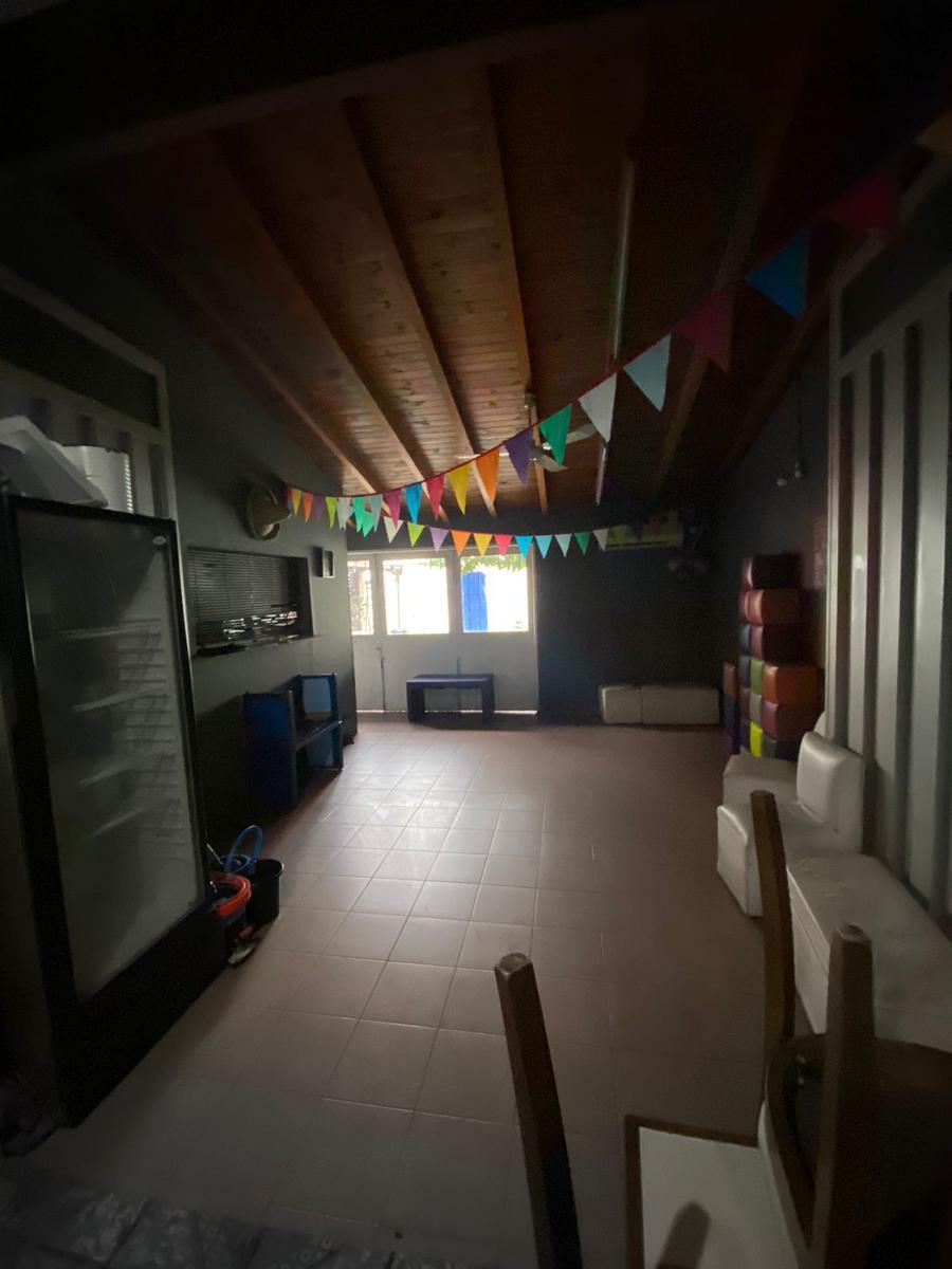 Foto de VENTA Local 370m2 Avenida Laprida entre Peru y Bolivia Vicente Lopez, imagen 3