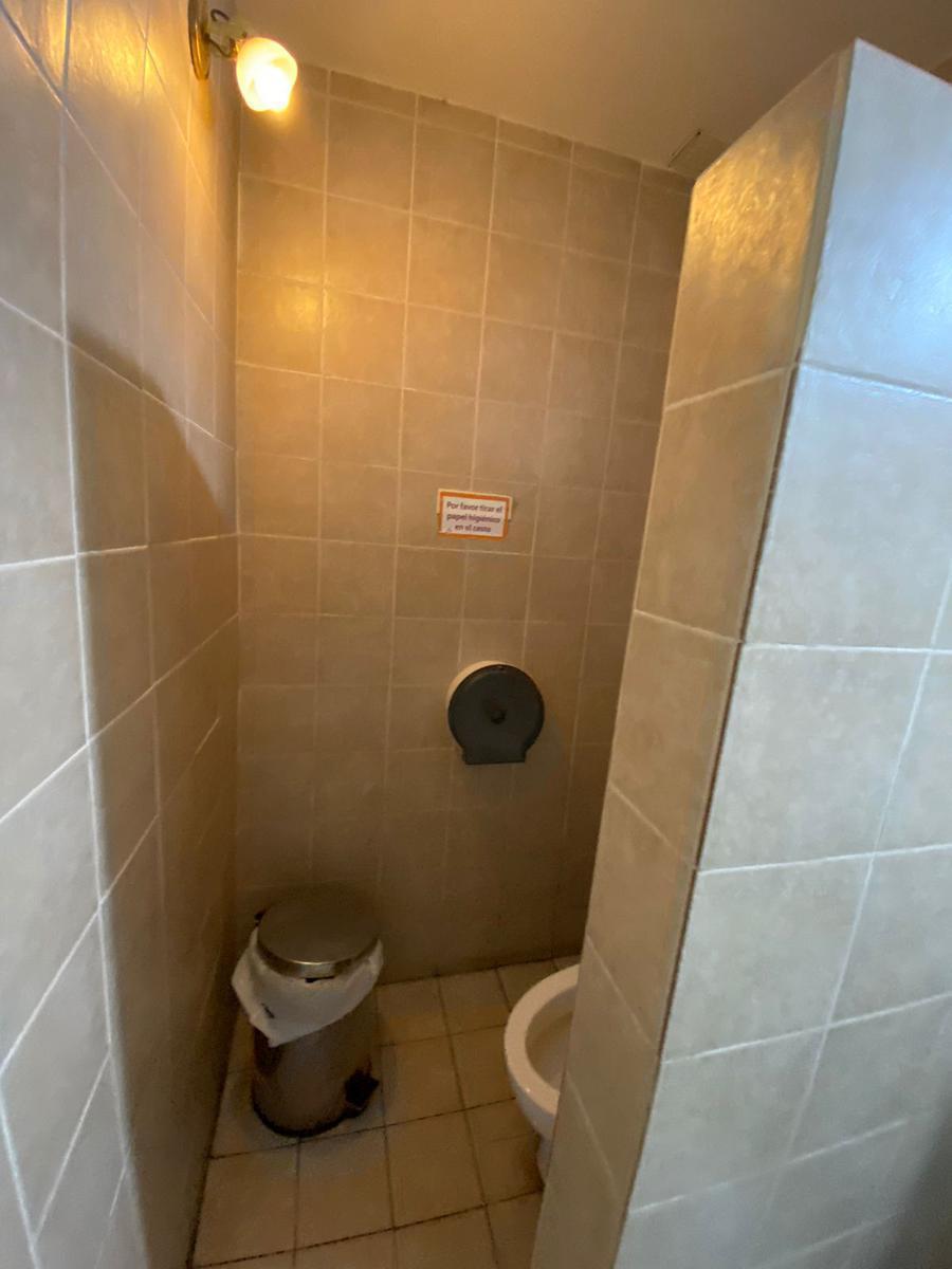 Foto de VENTA Local 370m2 Avenida Laprida entre Peru y Bolivia Vicente Lopez, imagen 2