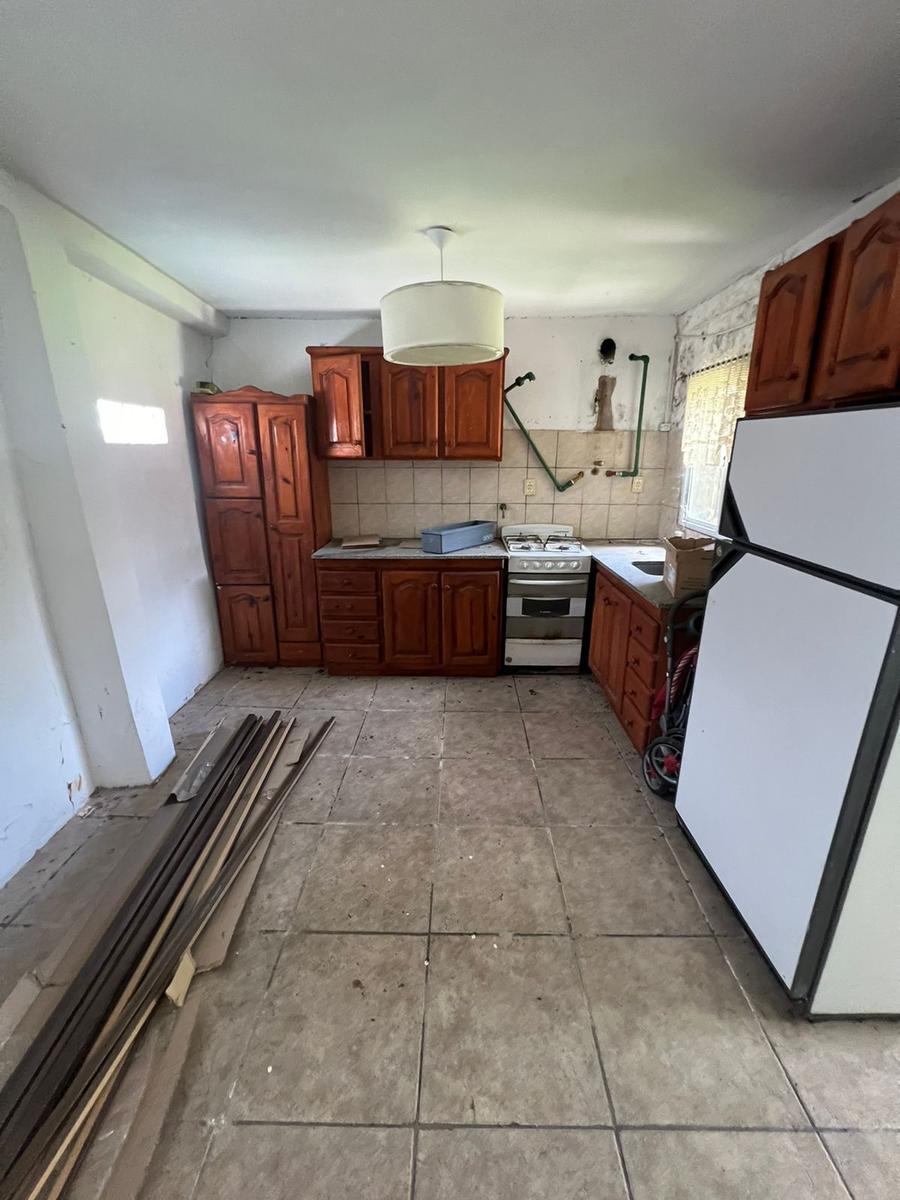 Venta Casa Chalet 300 m² Cubiertos Apto Multifamiliar 5 Dorm. Jardin Piscina a m Av 5