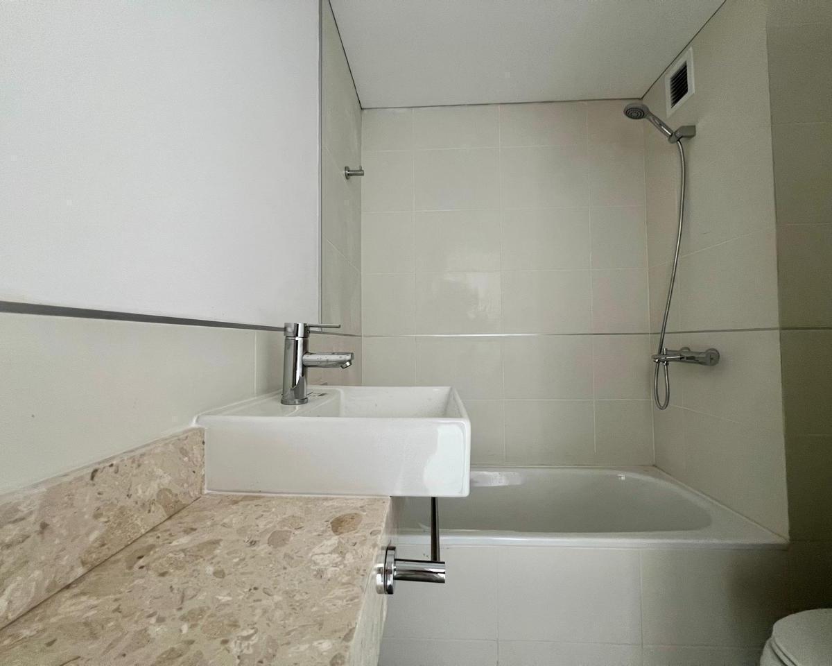 Foto de VENTA Departamento 2 ambientes 1 dormitorio cochera y baulera en CAMPUS, imagen 3
