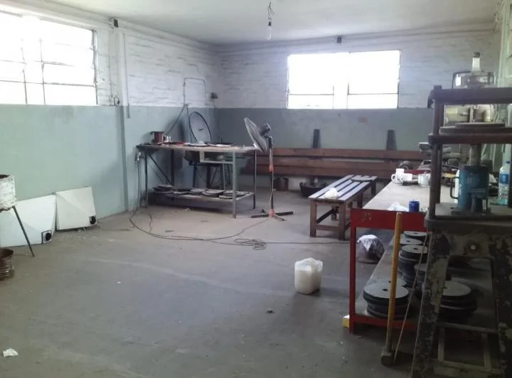 GALPÓN INDUSTRIAL - 150M2 SOBRE LOTE PROPIO 5