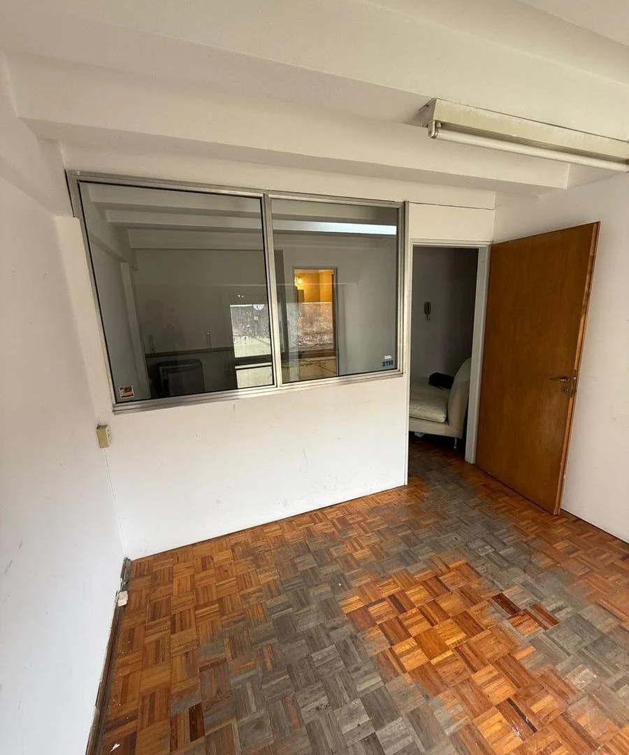 Foto de alquiler Oficina CON 2 CONSULTORIOS a metros avenida maipu y prox caba, imagen 5