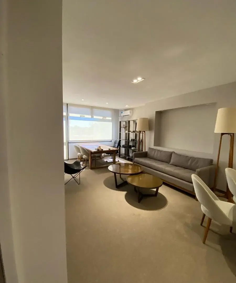 alquiler oficina con cochera y espacio deposito 1000m2 4