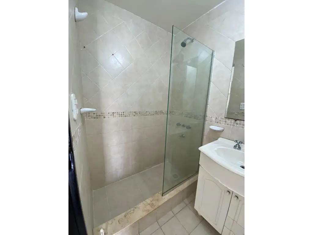 Alquiler Departamento PH 2 ambientes con balcon sobre avenida laprida 1 dormitorio - villa martelli 4