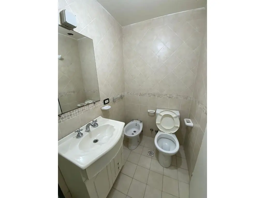 Alquiler Departamento PH 2 ambientes con balcon sobre avenida laprida 1 dormitorio - villa martelli 2
