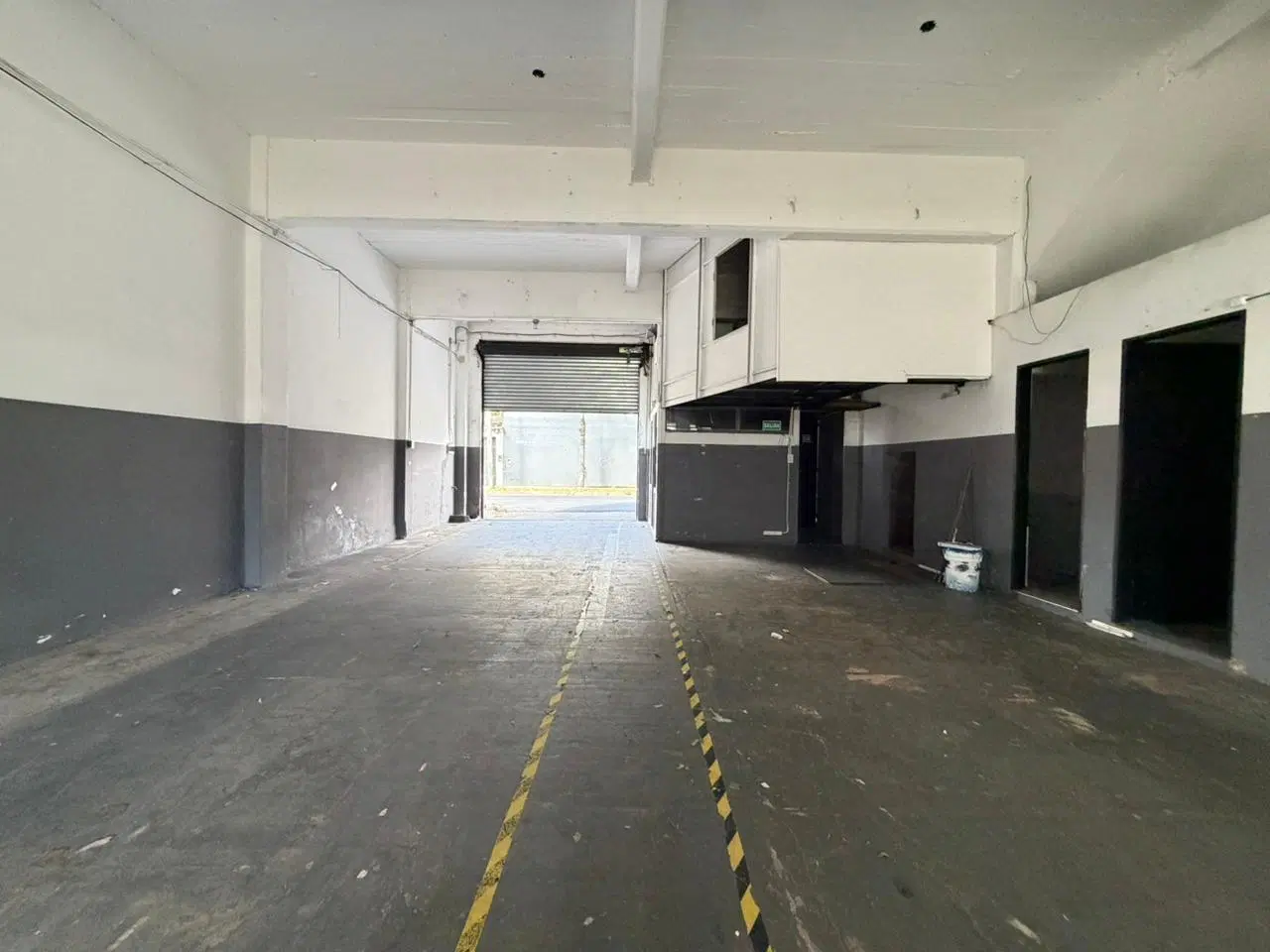 alquiler Local Oficina Deposito 140m2 cubiertos + 90m2 libre 4