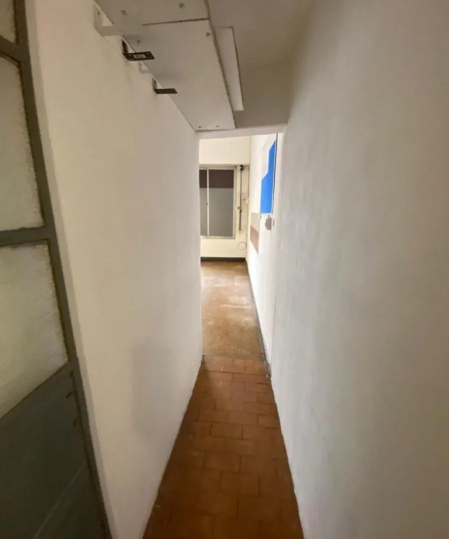 Alquiler Oficina Local planta baja a metros de avenida mitre sin expensas 1