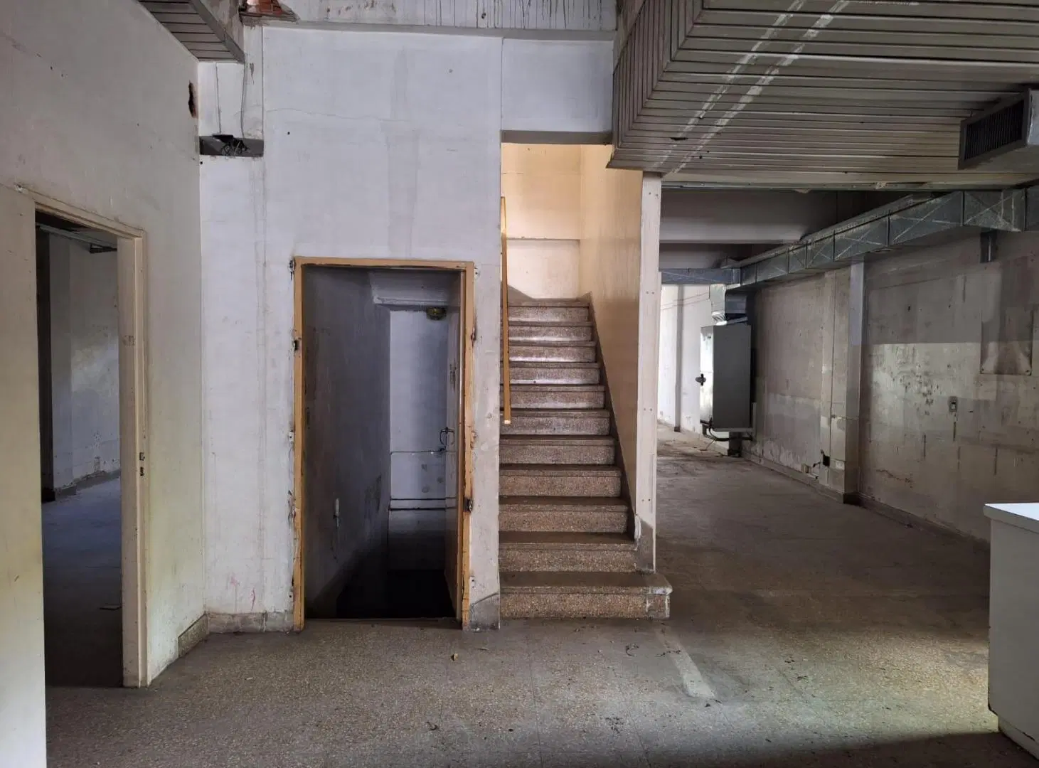 Venta Local Comercial sobre ruta 8 -  Balbin 2100 - Lote doble frente - 1200m2 3