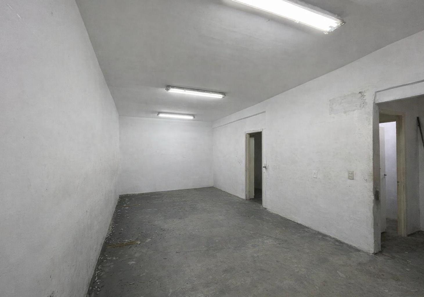 Foto de venta Casa oficina con 180m2 cubiertos apto oficina, imagen 3