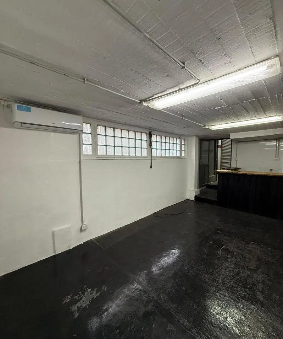 deposito con Oficina - 620m2 doble frente 5