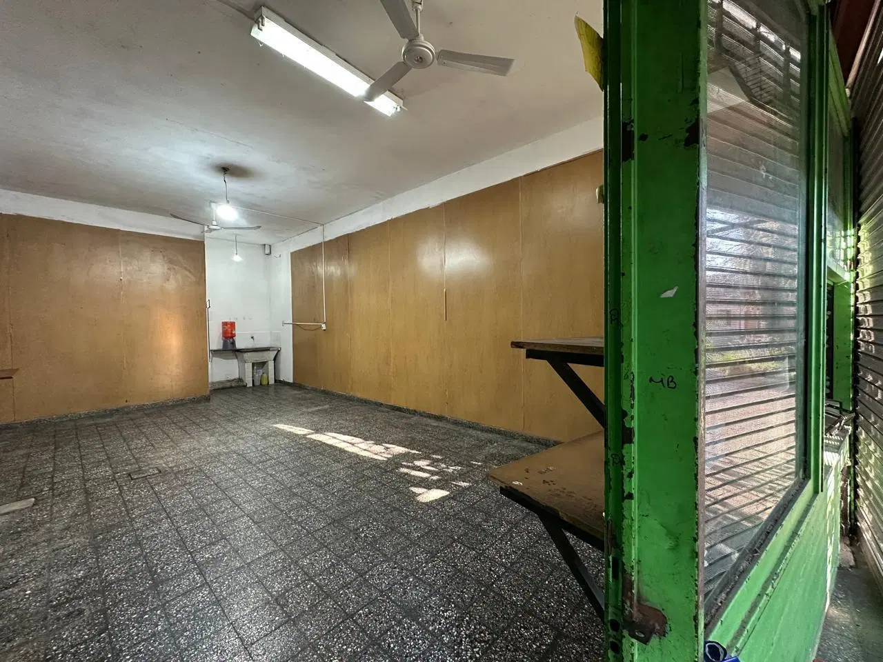 LOCAL DE 40M2 - LAVALLE 3200 2