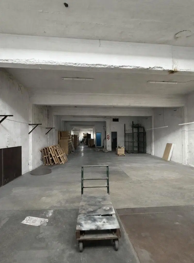 Galpón deposito apto local 450m2 sobre Avenida Laprida en 2 plantas ALQUILER 4