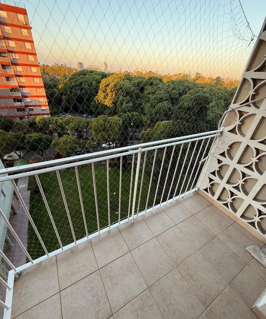 Barrio parque - Departamento 3 ambientes amplio con balcon y cochera