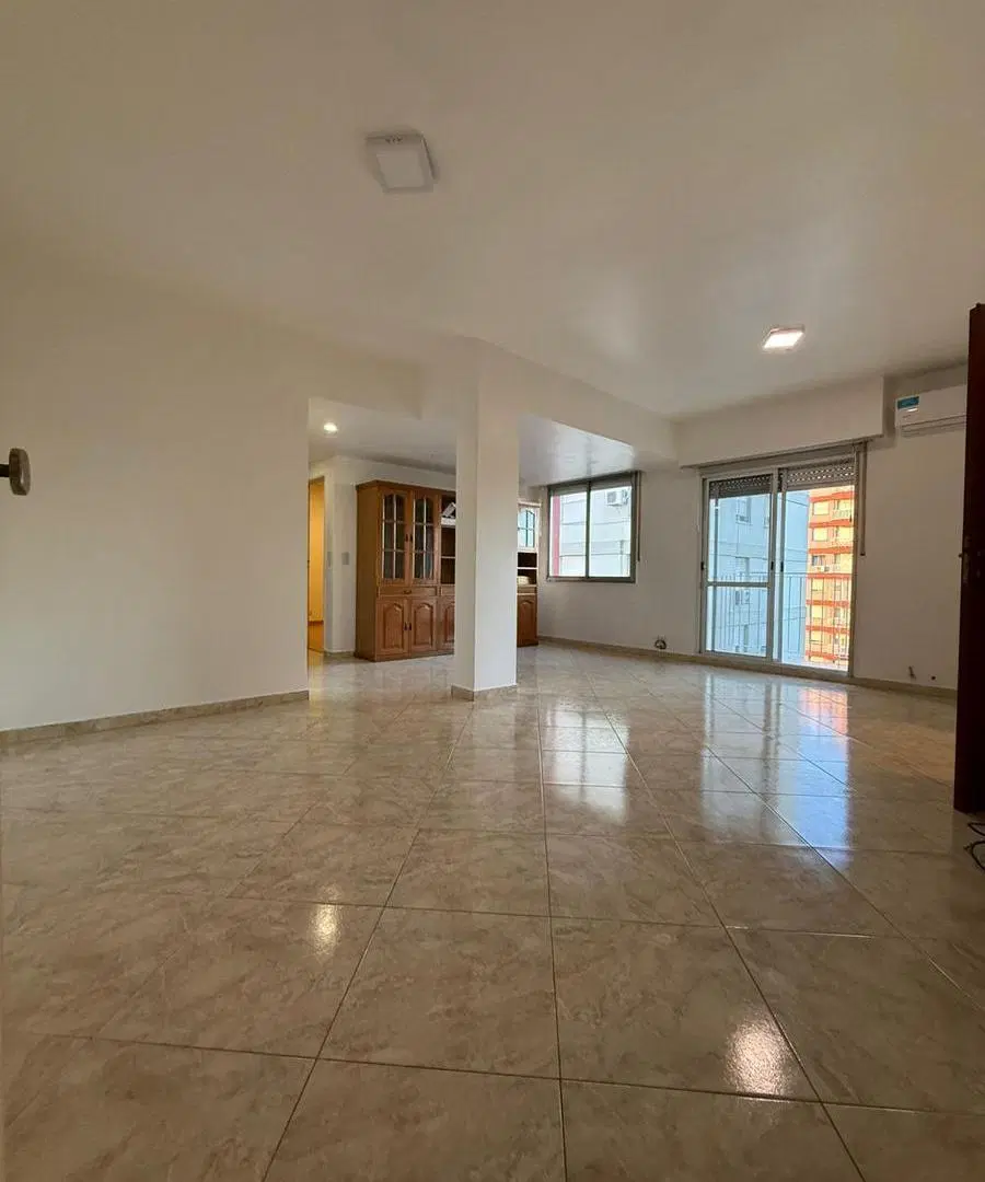 Barrio parque - Departamento 3 ambientes amplio con balcon y cochera 2