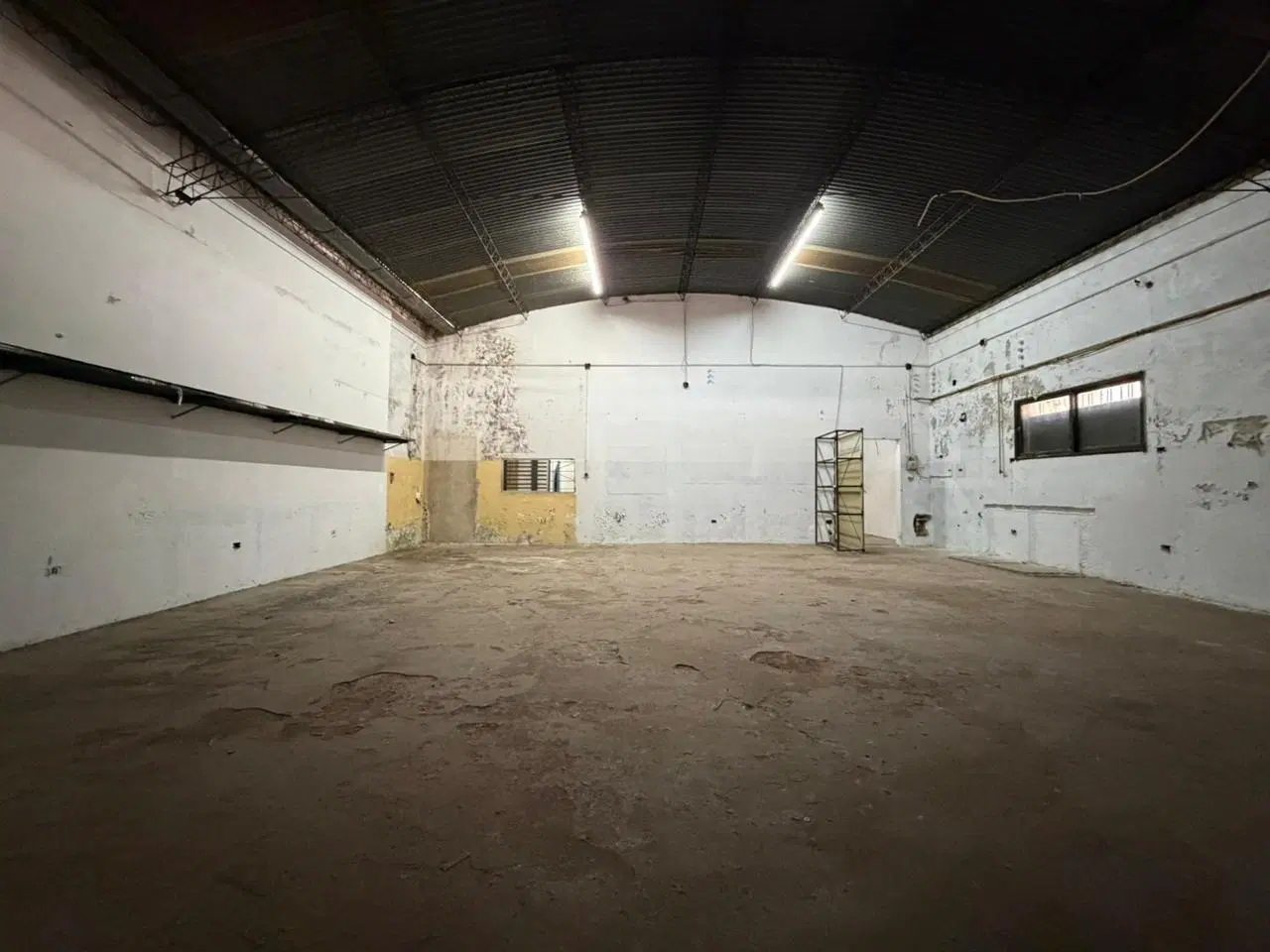 venta deposito galpon con Oficina - 300m2- florida 2