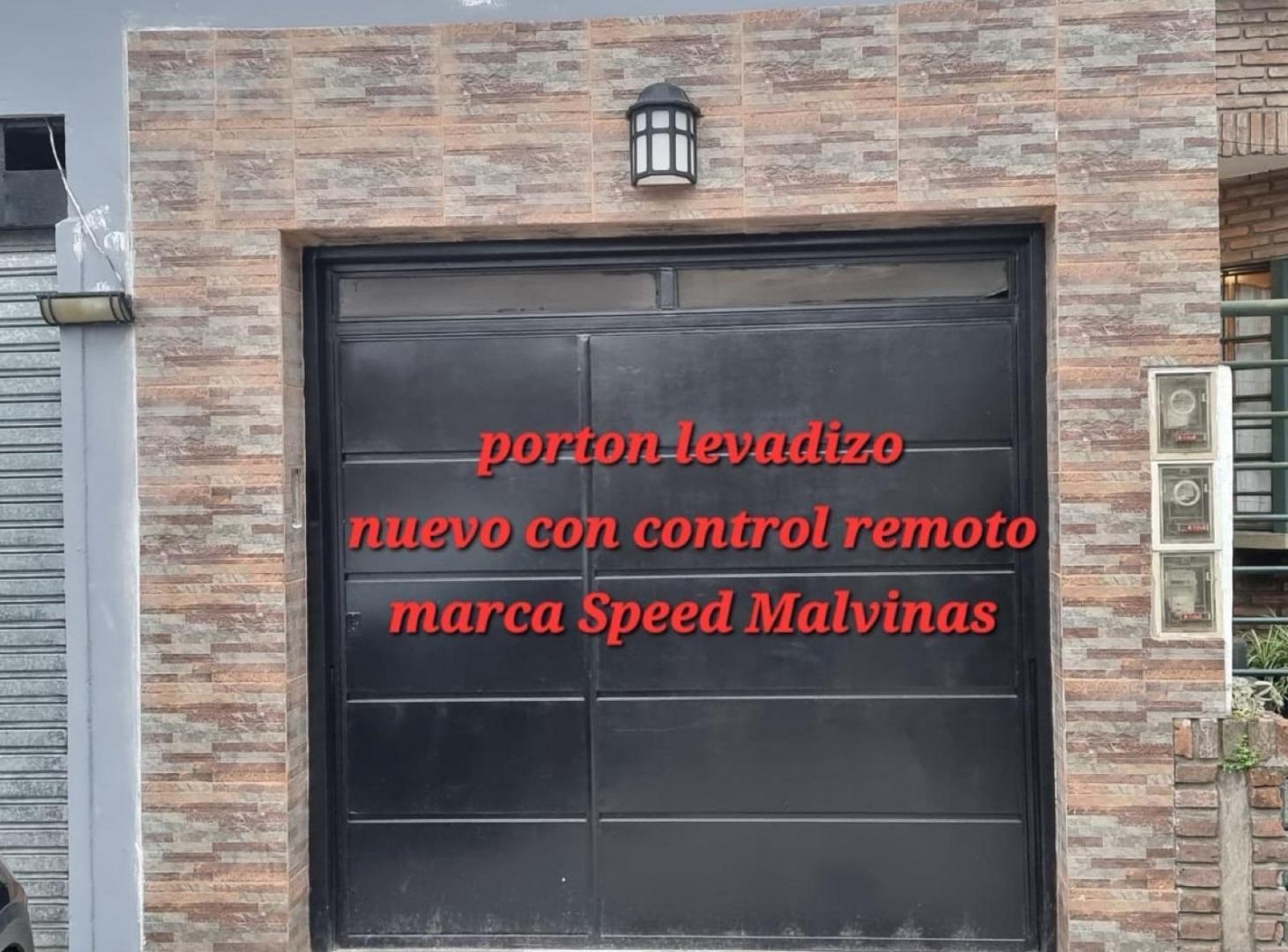 Foto de CASA CON LOCAL Y GARAGE AL FRENTE - IRIGOYEN 4091, imagen 2