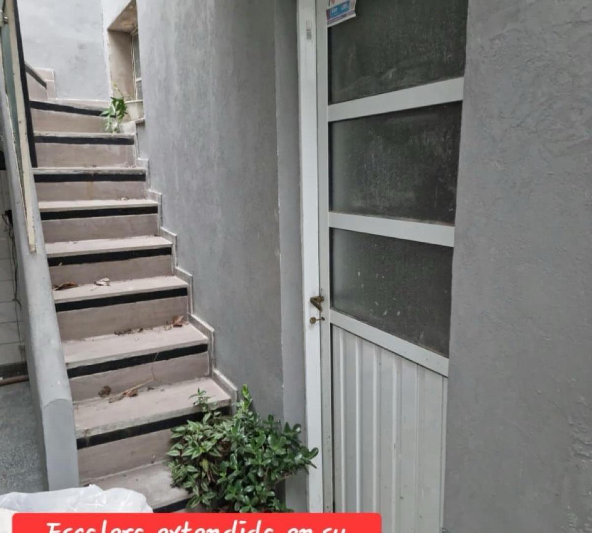 Foto de CASA CON LOCAL Y GARAGE AL FRENTE - IRIGOYEN 4091, imagen 4