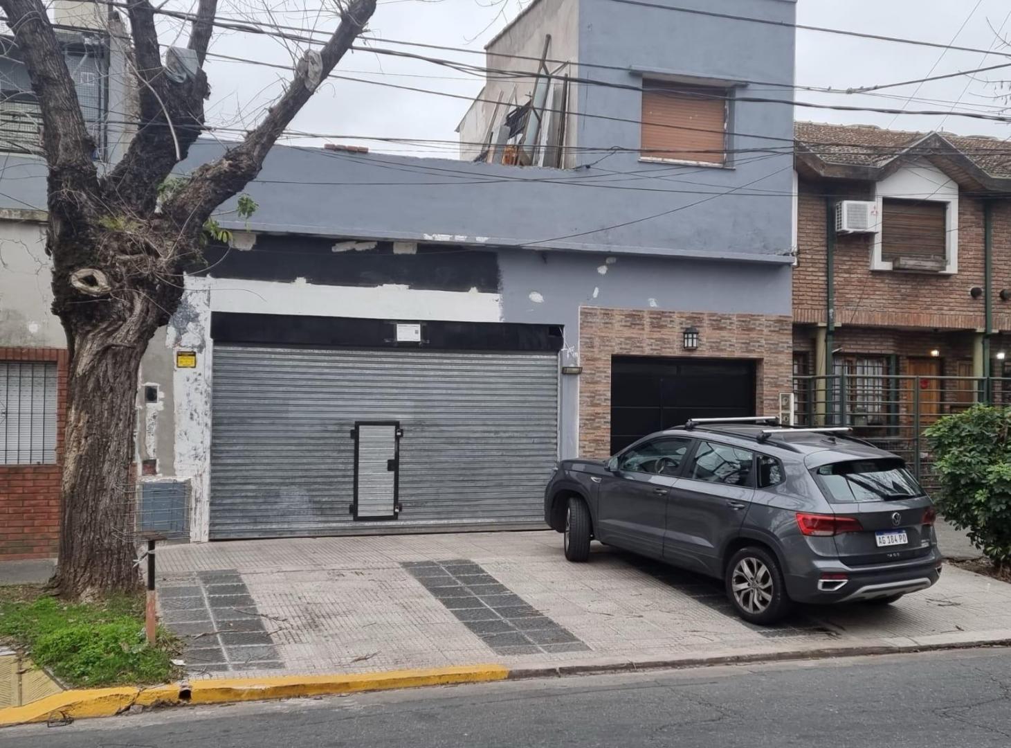 Foto de CASA CON LOCAL Y GARAGE AL FRENTE - IRIGOYEN 4091, imagen 3