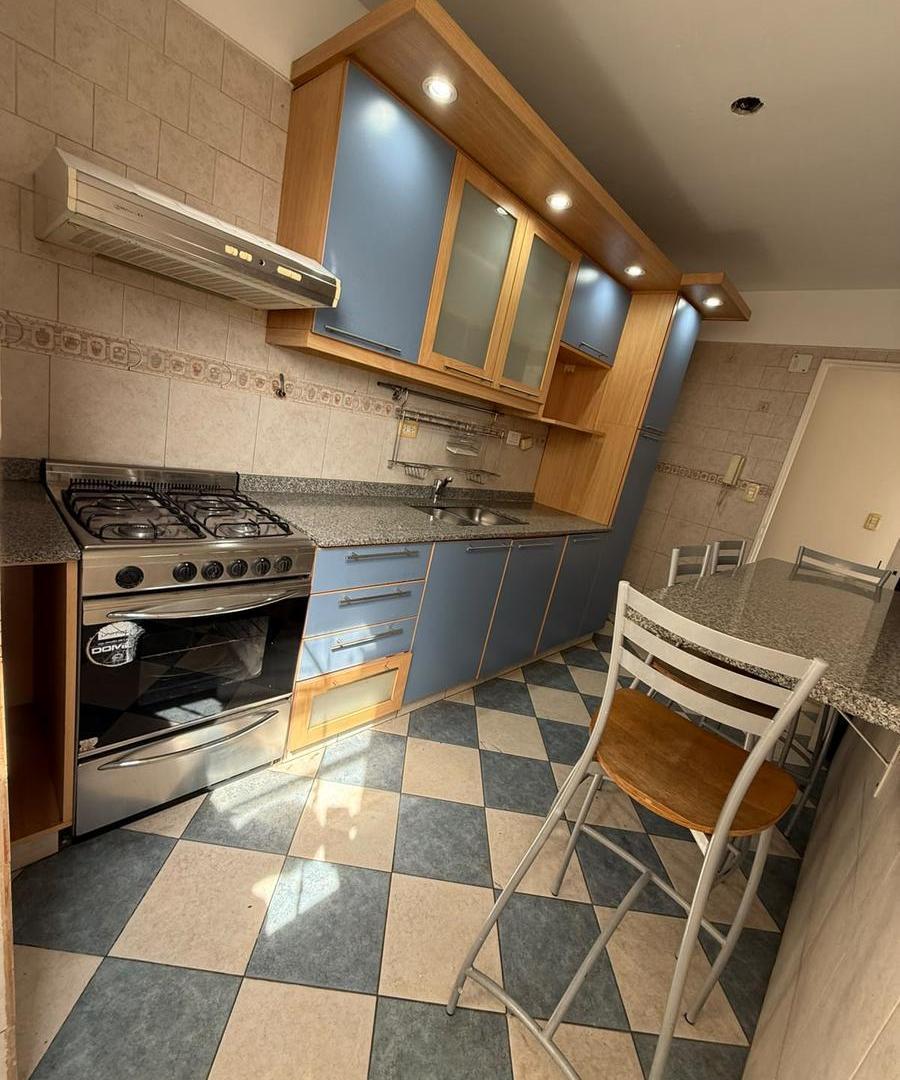 Foto de venta Departamento 3 ambientes con espacio guardacoche, imagen 1