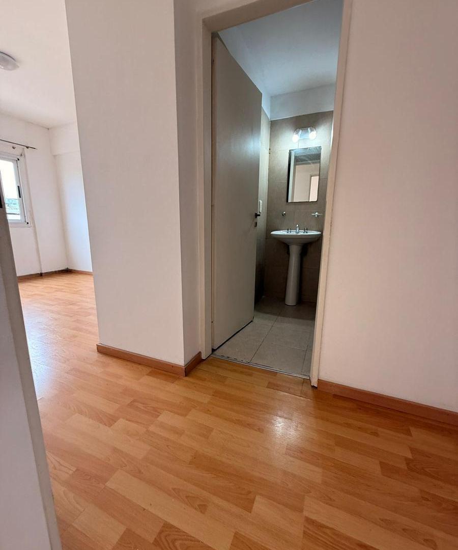 Foto de alquiler Departamento 2 ambientes balcon piscina parrilla, imagen 4