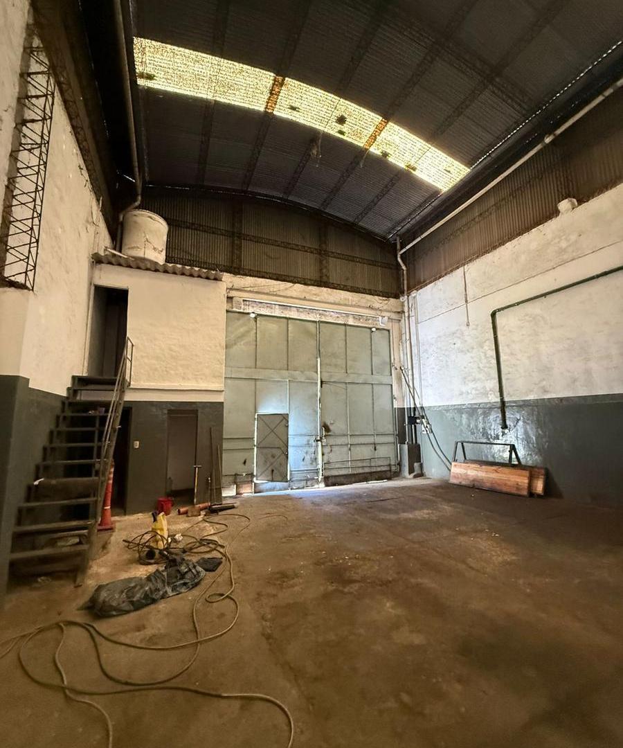 Foto de DEPOSITO CON Oficina 540m2 - FLORIDA VILLA MARTELLI VICENTE LOPEZ, imagen 3