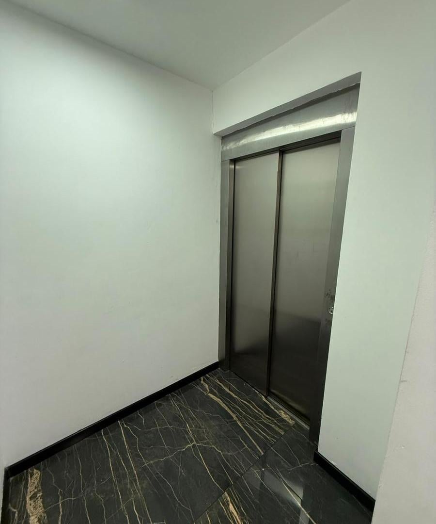 Foto de Oficina 225m2 CON 5 COCHERAS, imagen 2