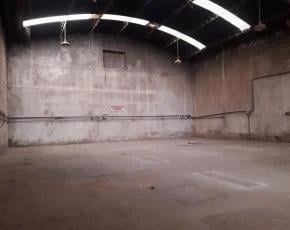 Foto de DEPOSITO GALPON CON OFICINA - 220m2, imagen 3