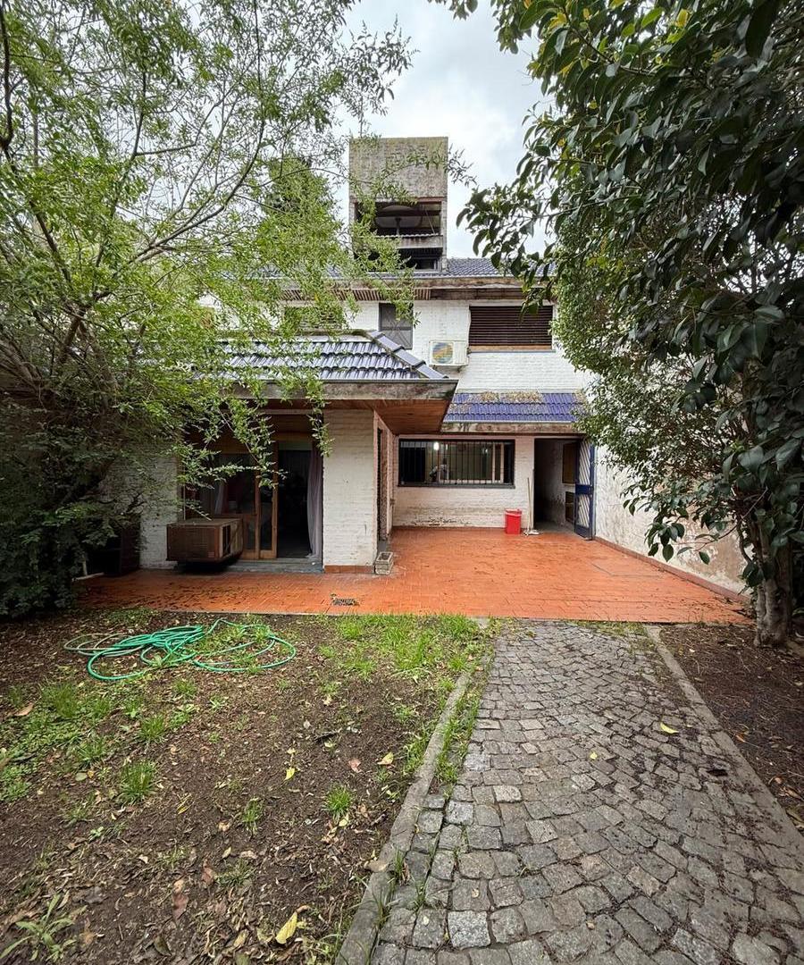 Foto de chalet 4 ambientes con quincho jardin garage, imagen 1