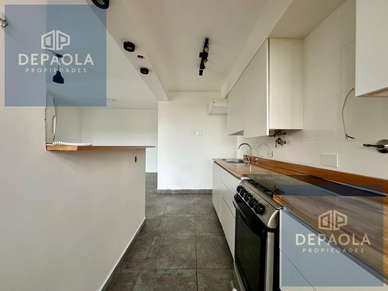 Foto de alquiler departamento refaccionado 4 ambientes con cochera, imagen 5