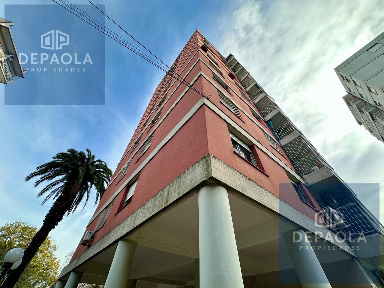 Foto de alquiler departamento refaccionado 4 ambientes con cochera, imagen 2