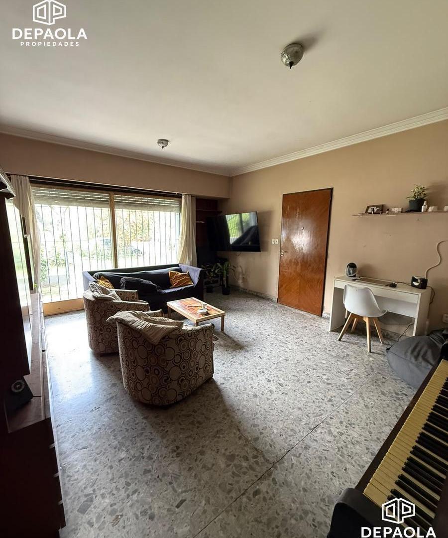 Foto de Venta barrio parque Casa 7 ambientes multifamiliar garage quincho, imagen 5