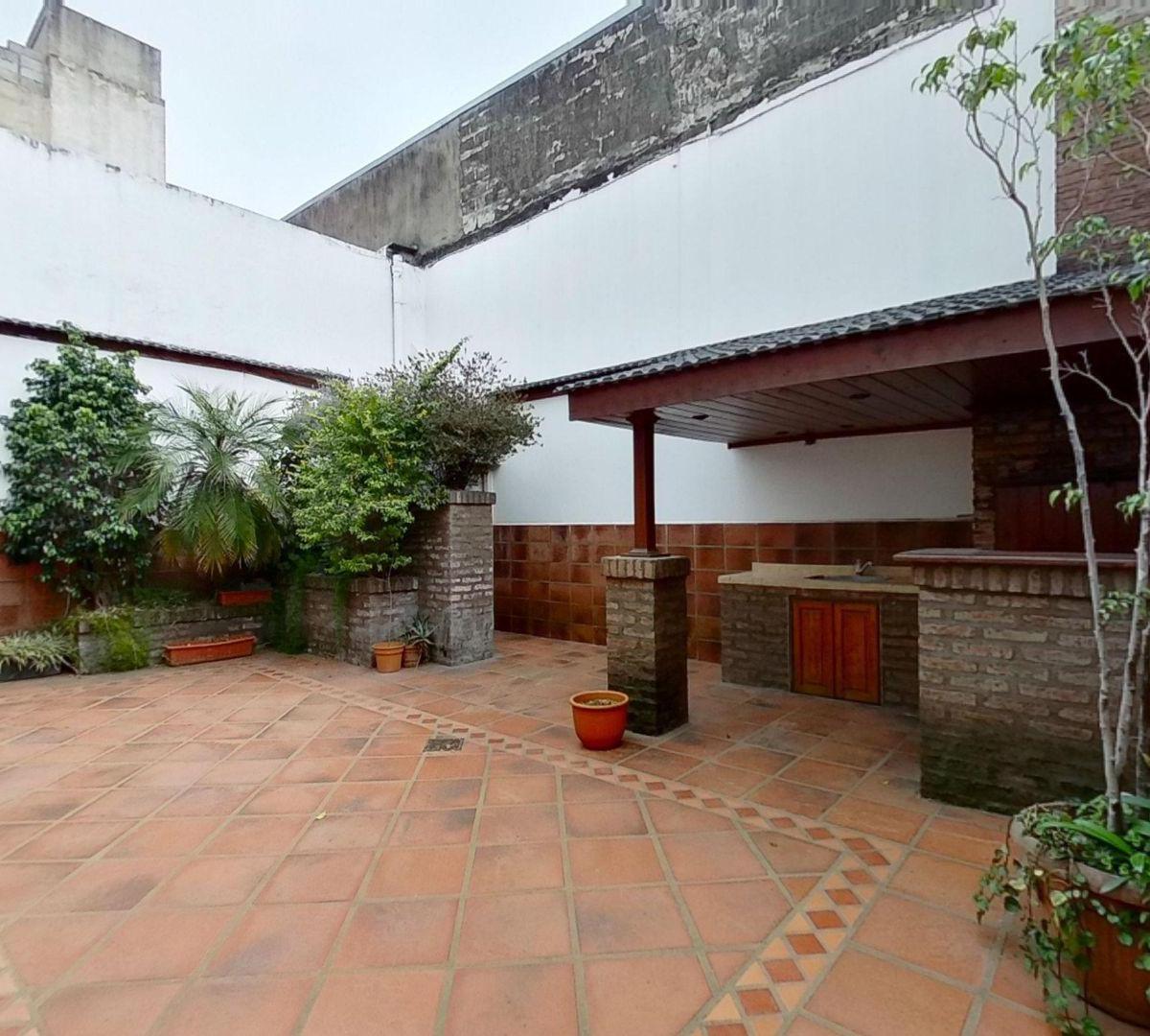 Casa 5 Ambientes C/ Patio Terraza y Cochera 3