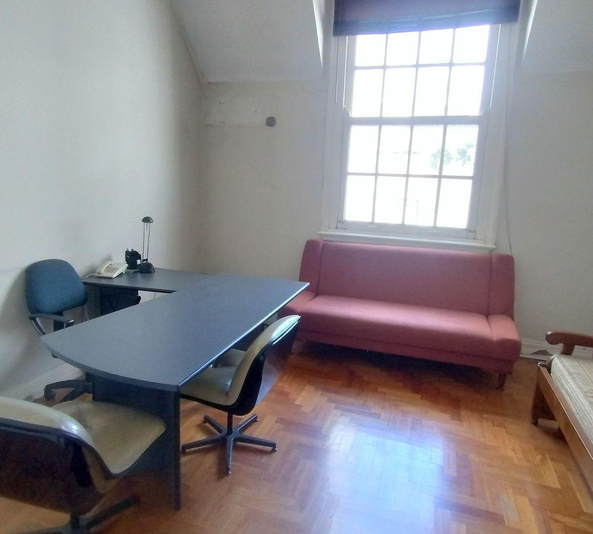Venta Casa en Flores con 7 Ambientes Fondo Libre 5
