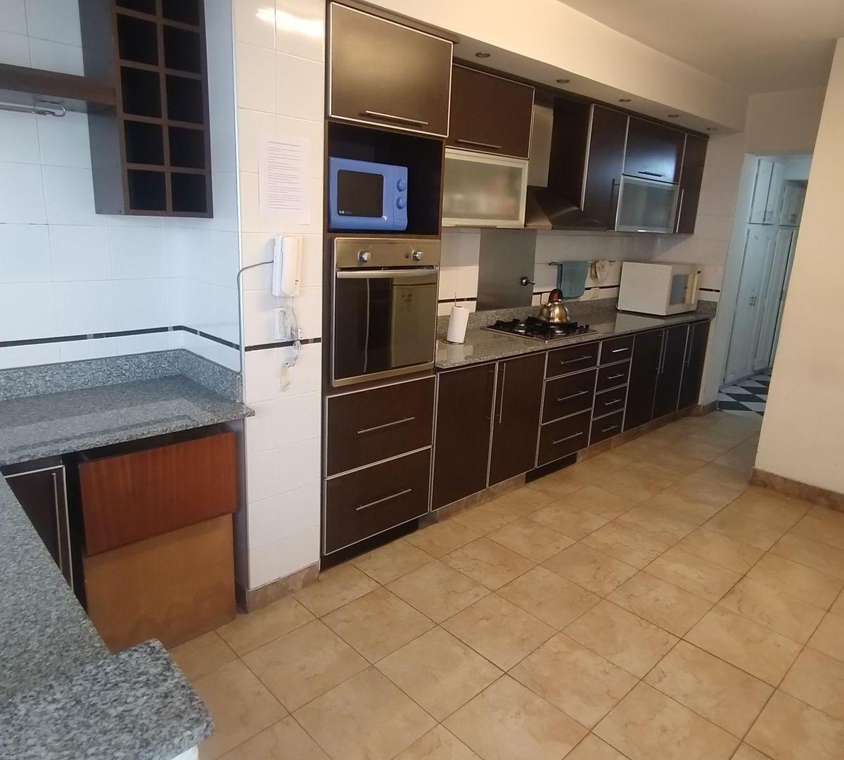Venta Casa en Flores con 7 Ambientes Fondo Libre 3