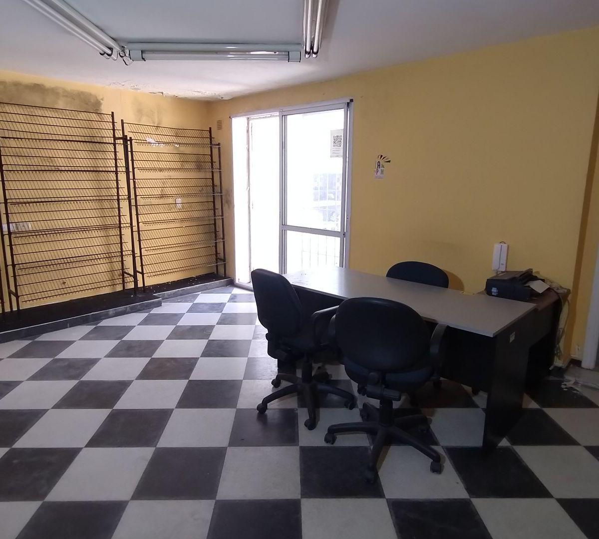 Venta Casa en Flores con 7 Ambientes Fondo Libre 3