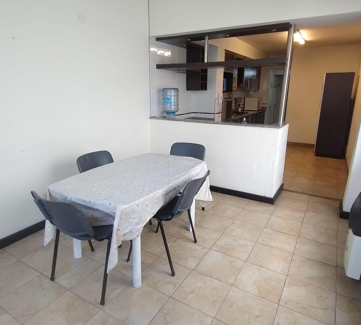 Venta Casa en Flores con 7 Ambientes Fondo Libre 1