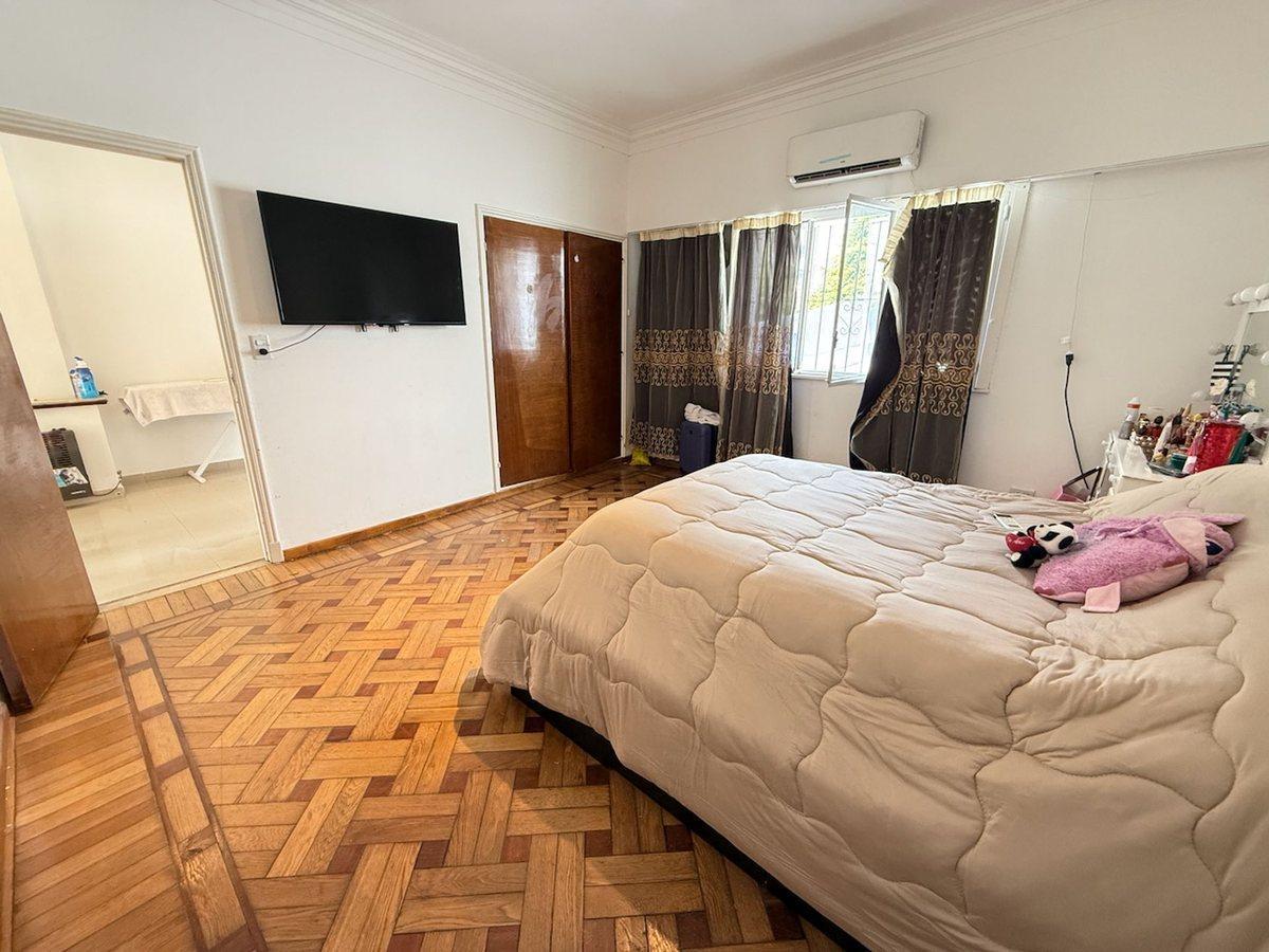 Casa de 4 Dorm. con Pileta en Villa Devoto 1