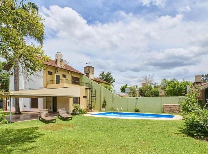 CASA LOTE PROPIO DOBLE FRENTE 760 M2 BARRIO INGLÉS 4