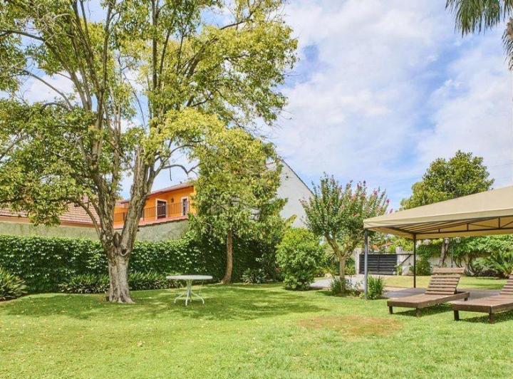 CASA LOTE PROPIO DOBLE FRENTE 760 M2 BARRIO INGLÉS 3