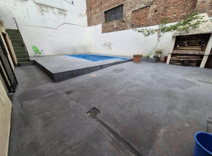 Venta Casa 6 Ambientes con Local 4