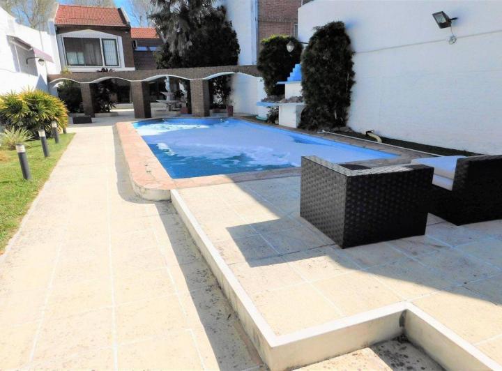 CASA 6 AMBS PISCINA JARDÍN 4 COCHERAS  VILLA LURO 3
