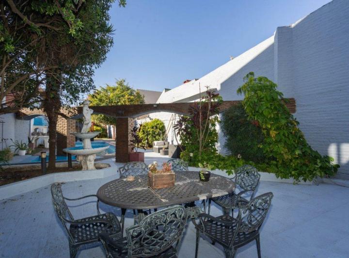 CASA 6 AMBS PISCINA JARDÍN 4 COCHERAS  VILLA LURO 5